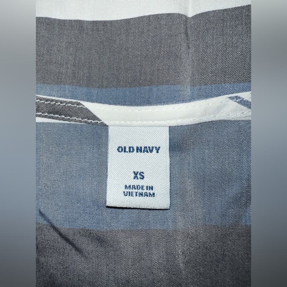 Old navy women’s shirt - Picture 5 of 6